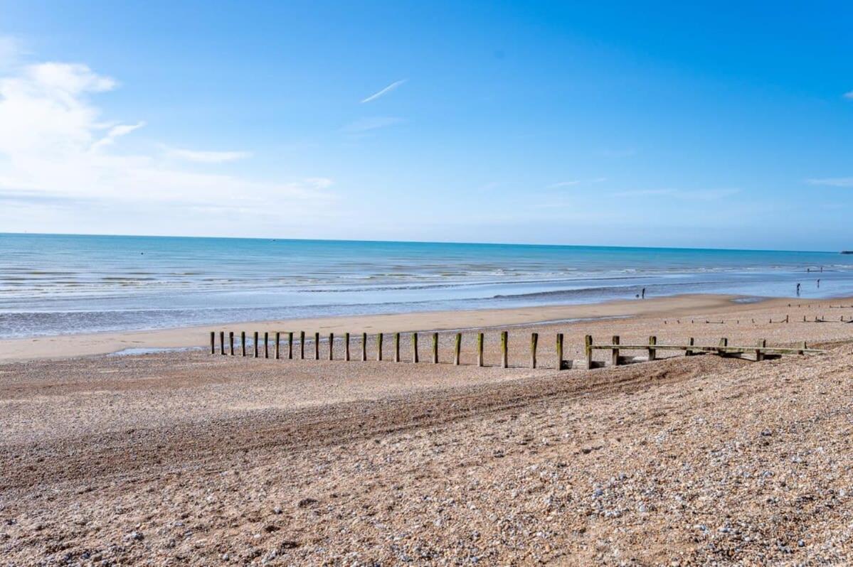 Escape To Paradise At Pevensey Bay Holiday Park 13 Woodland Walk Villa Exteriör bild