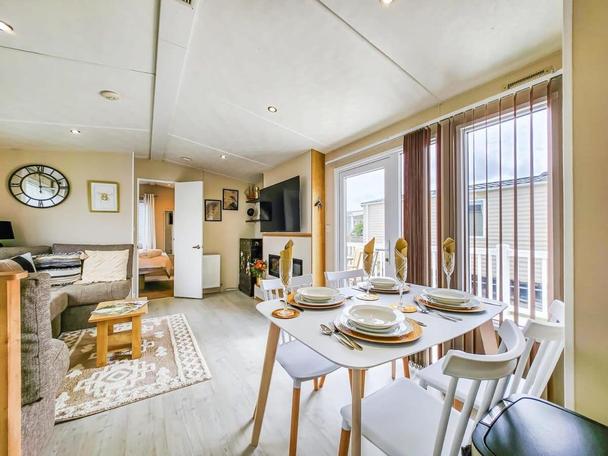 Escape To Paradise At Pevensey Bay Holiday Park 13 Woodland Walk Villa Exteriör bild