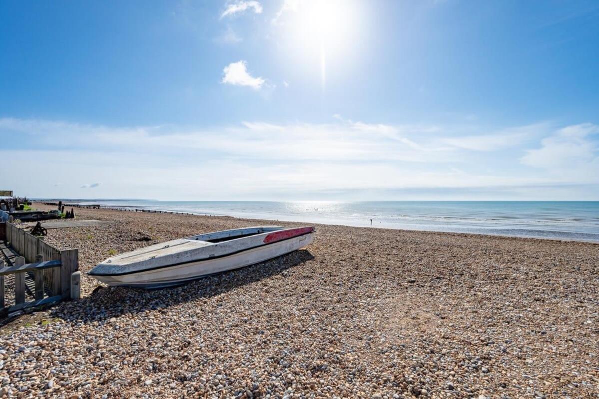 Escape To Paradise At Pevensey Bay Holiday Park 13 Woodland Walk Villa Exteriör bild