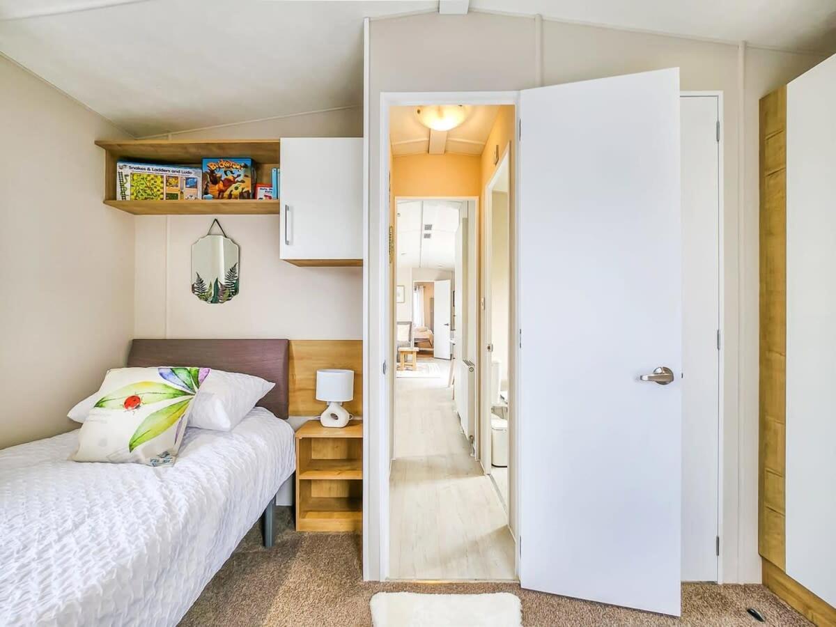 Escape To Paradise At Pevensey Bay Holiday Park 13 Woodland Walk Villa Exteriör bild