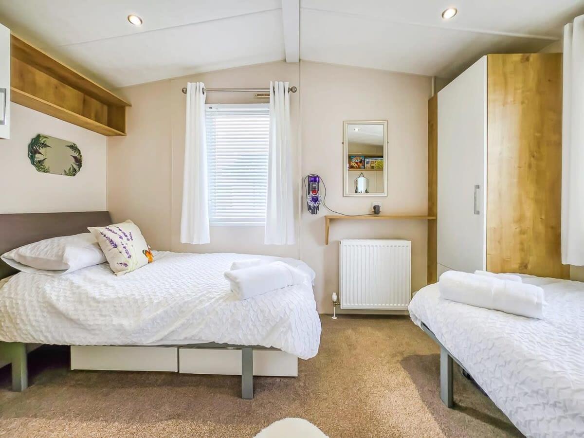 Escape To Paradise At Pevensey Bay Holiday Park 13 Woodland Walk Villa Exteriör bild