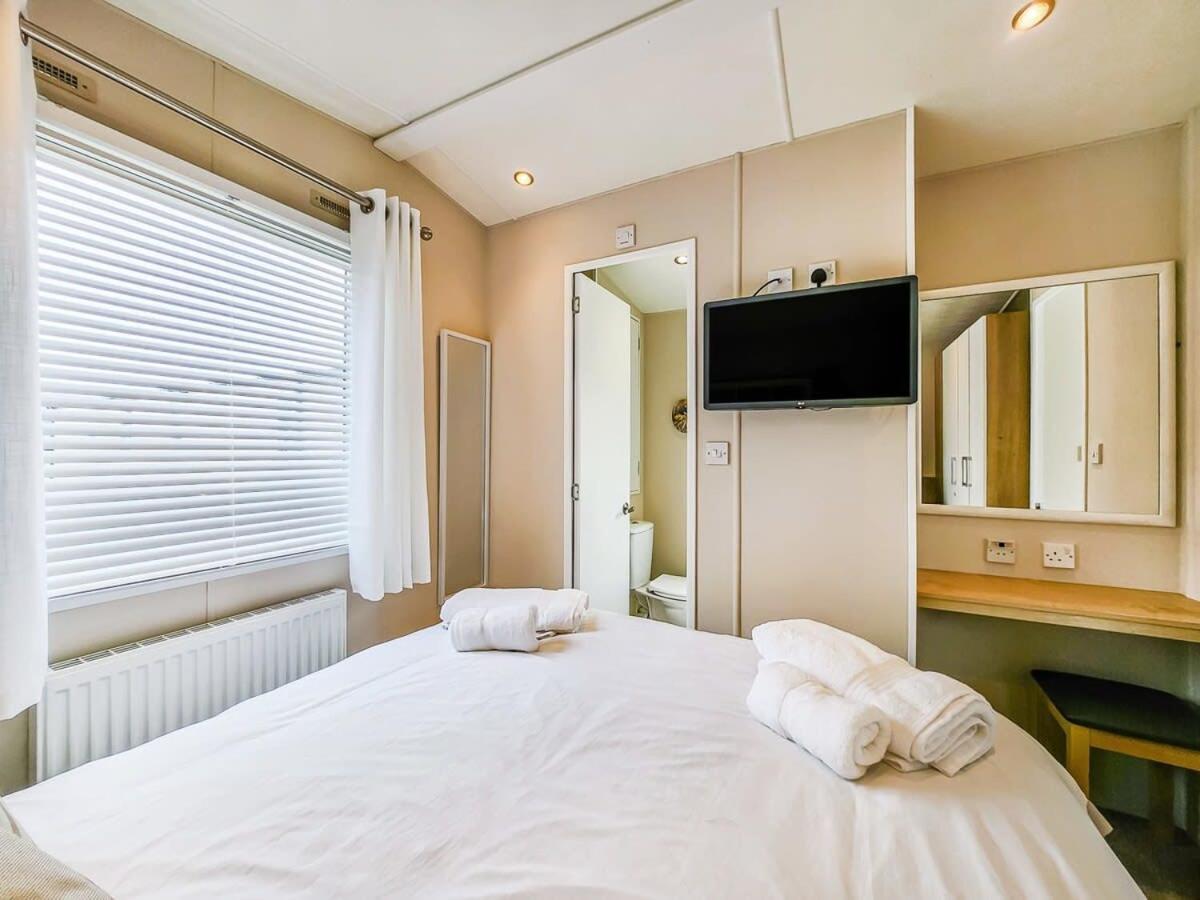 Escape To Paradise At Pevensey Bay Holiday Park 13 Woodland Walk Villa Exteriör bild