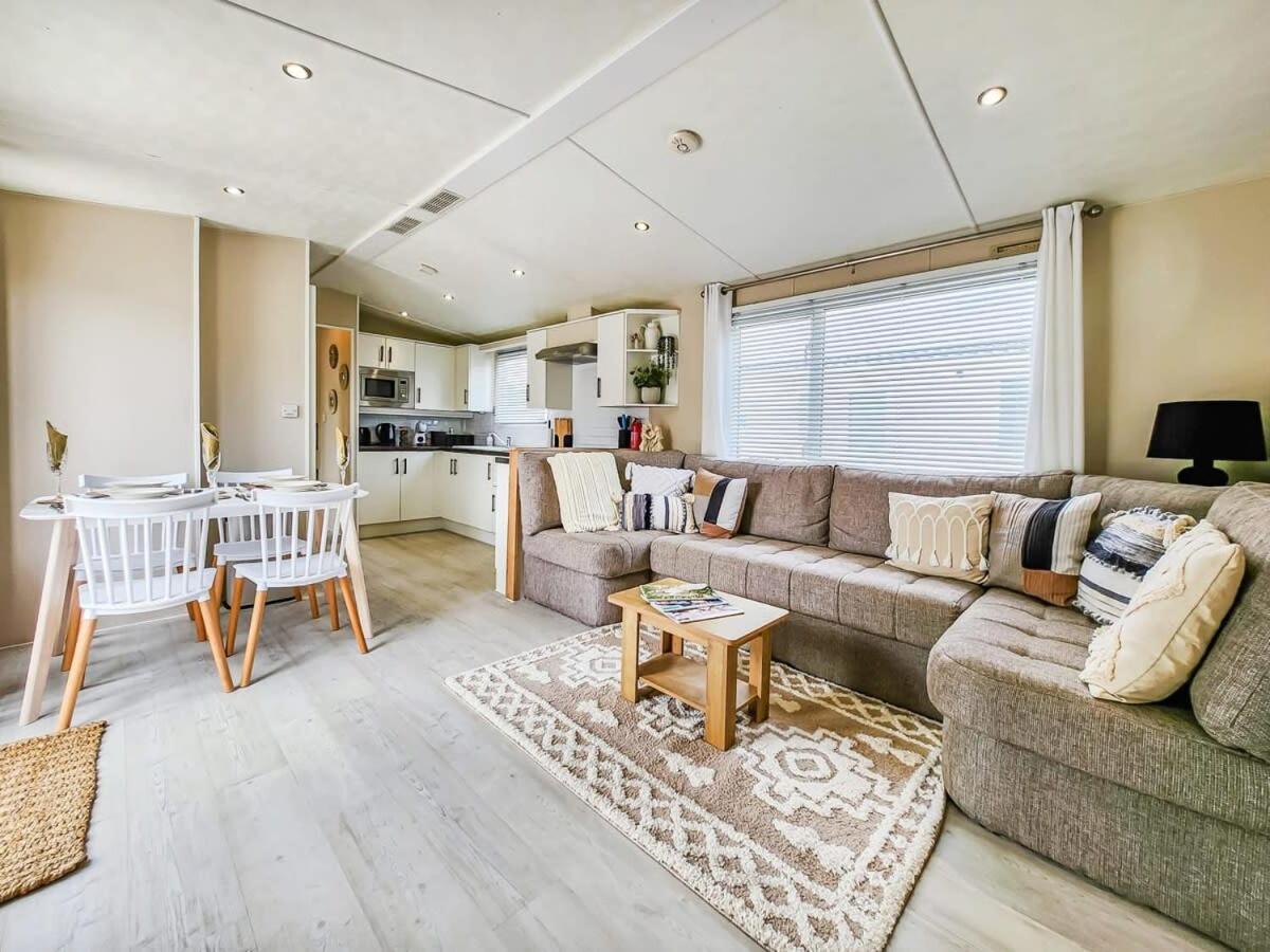 Escape To Paradise At Pevensey Bay Holiday Park 13 Woodland Walk Villa Exteriör bild