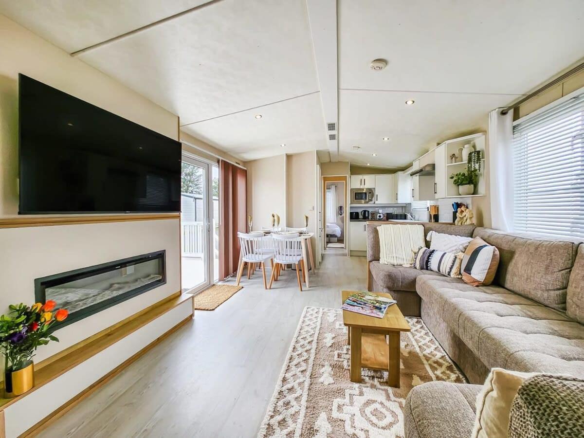 Escape To Paradise At Pevensey Bay Holiday Park 13 Woodland Walk Villa Exteriör bild