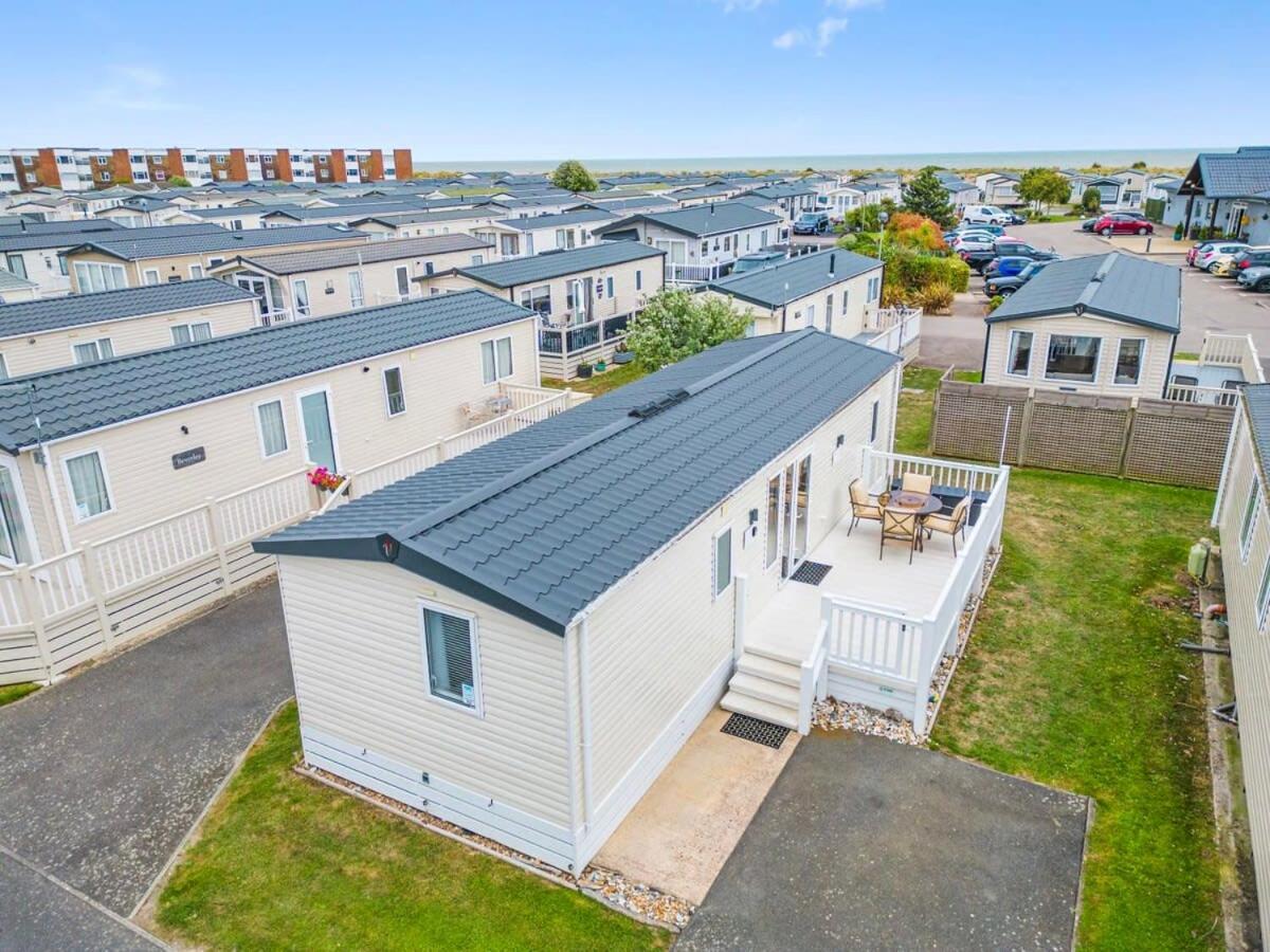 Escape To Paradise At Pevensey Bay Holiday Park 13 Woodland Walk Villa Exteriör bild