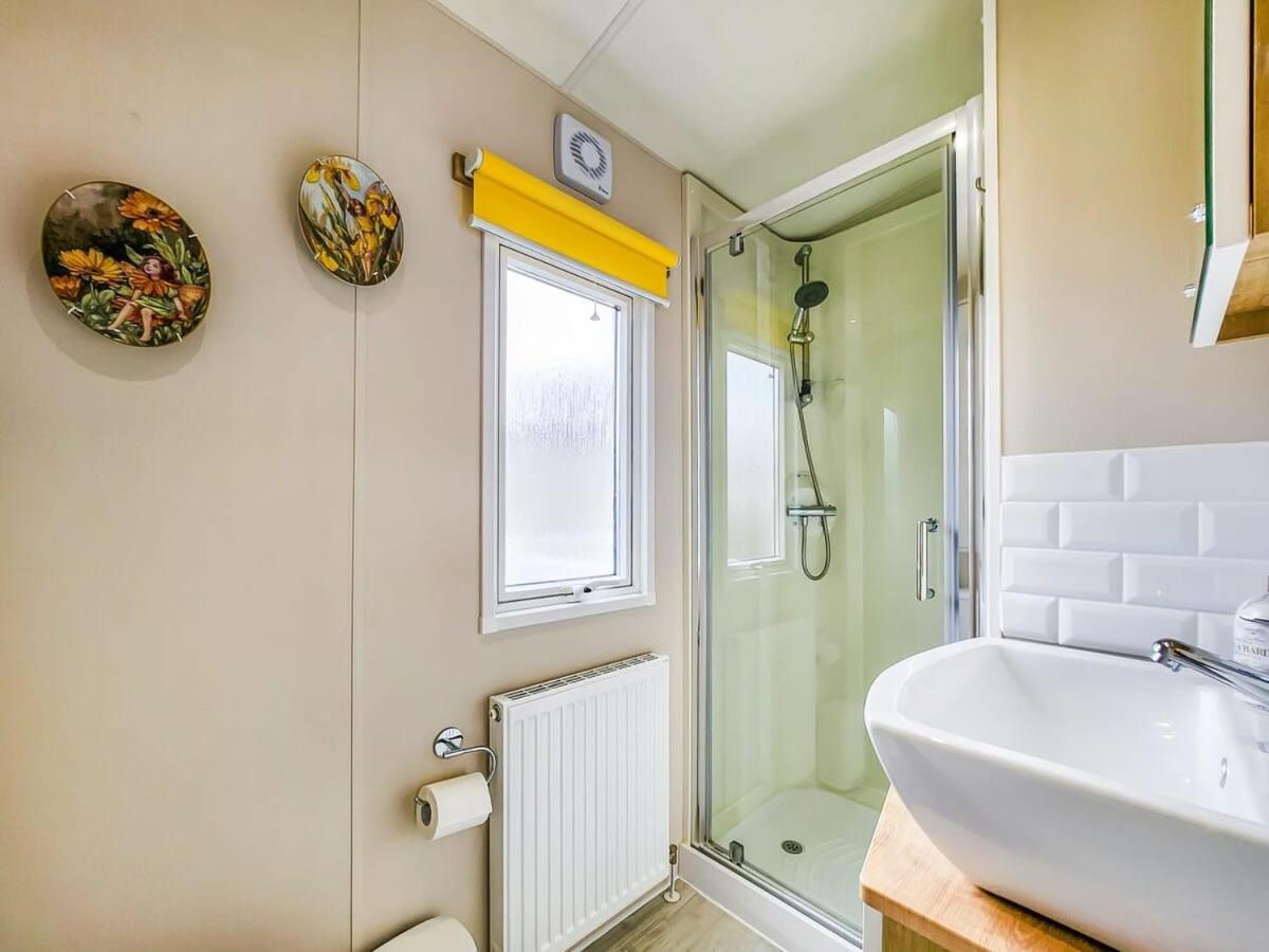 Escape To Paradise At Pevensey Bay Holiday Park 13 Woodland Walk Villa Exteriör bild